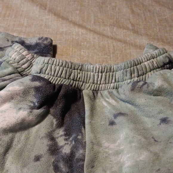 5/$10 Colorful Sweatpants Size Medium - Picture 5 of 6